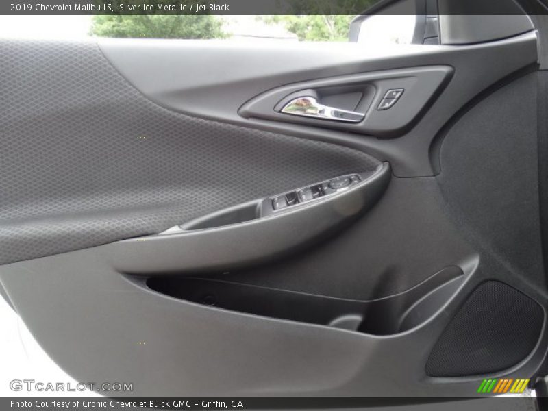 Silver Ice Metallic / Jet Black 2019 Chevrolet Malibu LS