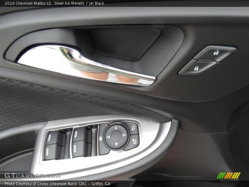 Silver Ice Metallic / Jet Black 2019 Chevrolet Malibu LS