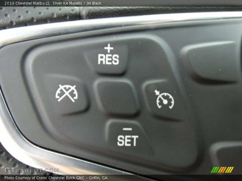 Silver Ice Metallic / Jet Black 2019 Chevrolet Malibu LS