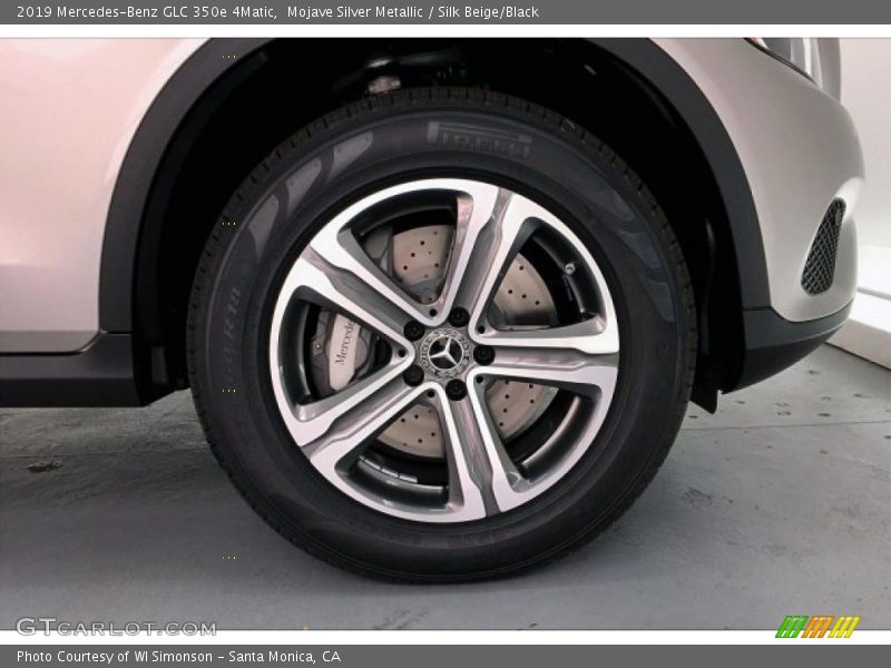 Mojave Silver Metallic / Silk Beige/Black 2019 Mercedes-Benz GLC 350e 4Matic