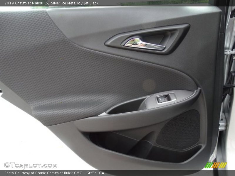 Silver Ice Metallic / Jet Black 2019 Chevrolet Malibu LS