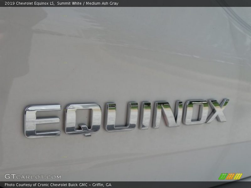 Summit White / Medium Ash Gray 2019 Chevrolet Equinox LS