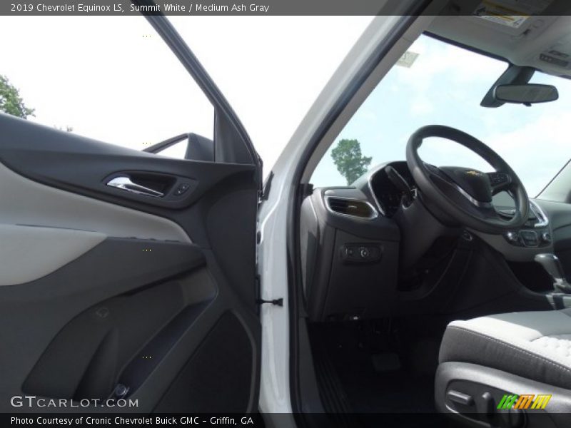 Summit White / Medium Ash Gray 2019 Chevrolet Equinox LS