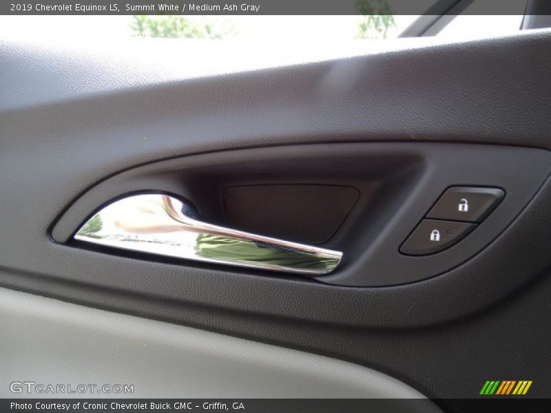 Summit White / Medium Ash Gray 2019 Chevrolet Equinox LS