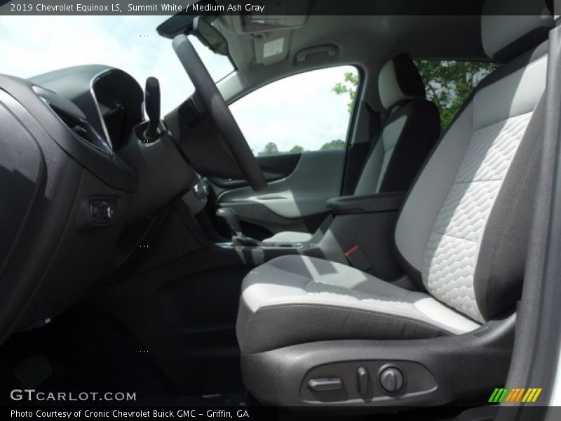 Summit White / Medium Ash Gray 2019 Chevrolet Equinox LS