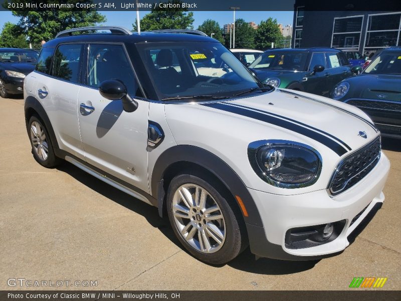 Light White / Carbon Black 2019 Mini Countryman Cooper S All4