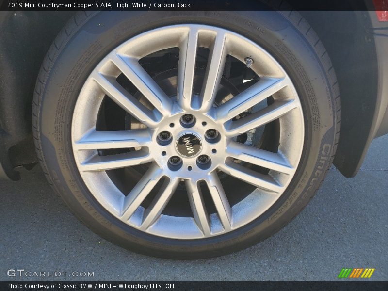 Light White / Carbon Black 2019 Mini Countryman Cooper S All4
