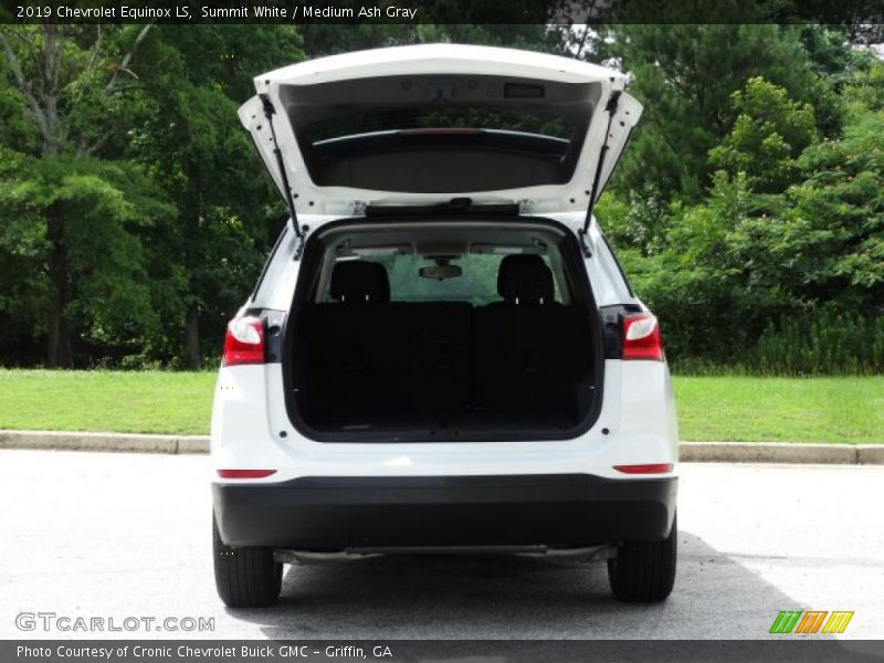 Summit White / Medium Ash Gray 2019 Chevrolet Equinox LS