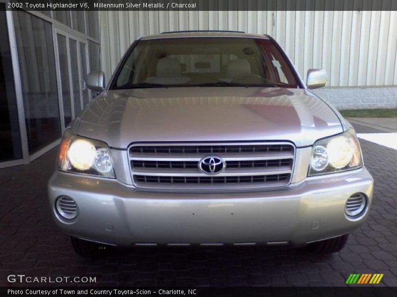 Millennium Silver Metallic / Charcoal 2002 Toyota Highlander V6