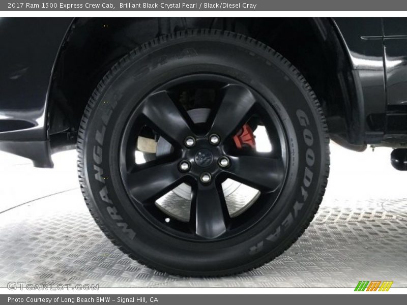 Brilliant Black Crystal Pearl / Black/Diesel Gray 2017 Ram 1500 Express Crew Cab