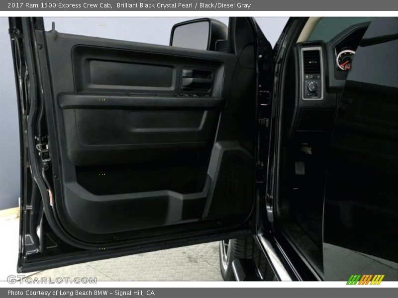 Brilliant Black Crystal Pearl / Black/Diesel Gray 2017 Ram 1500 Express Crew Cab