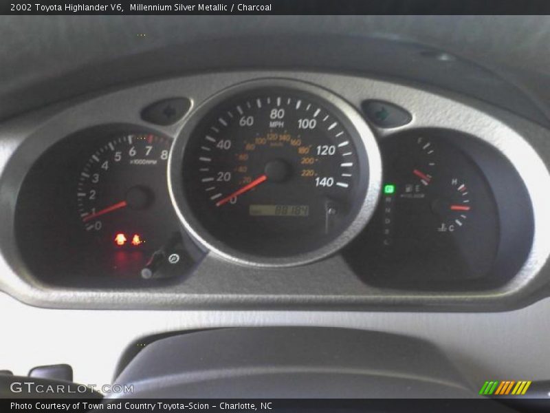 Millennium Silver Metallic / Charcoal 2002 Toyota Highlander V6