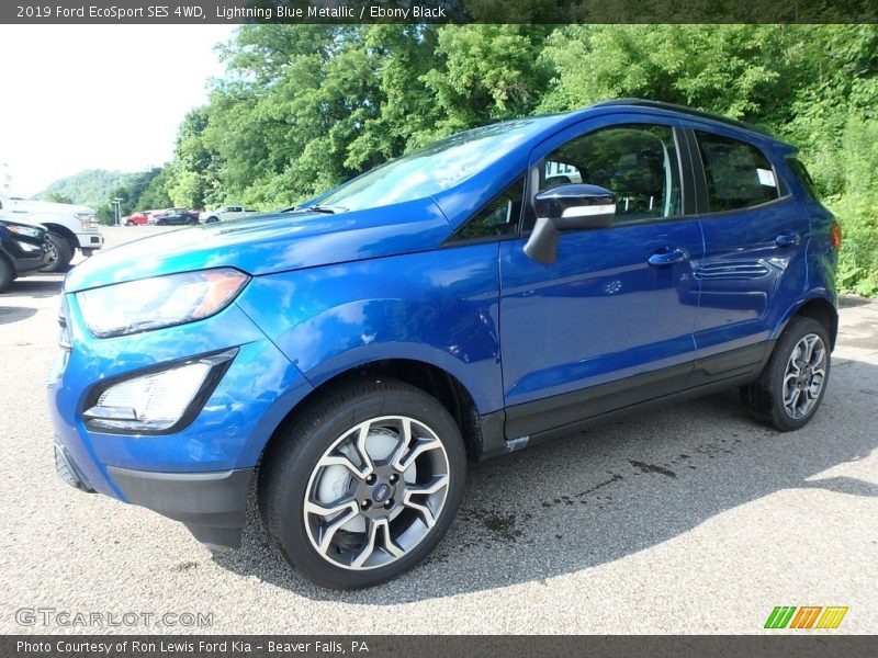 Front 3/4 View of 2019 EcoSport SES 4WD