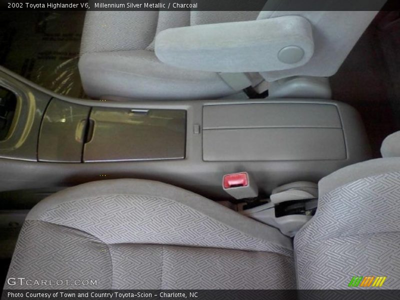 Millennium Silver Metallic / Charcoal 2002 Toyota Highlander V6
