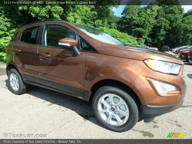 Front 3/4 View of 2019 EcoSport SE 4WD