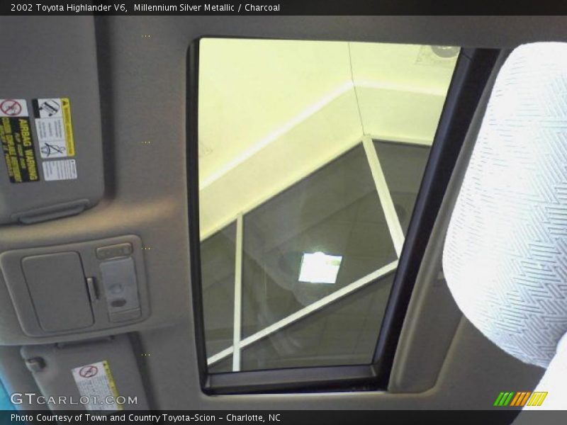 Millennium Silver Metallic / Charcoal 2002 Toyota Highlander V6
