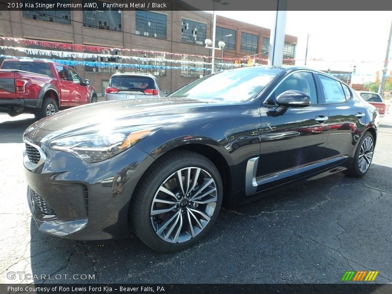 Front 3/4 View of 2019 Stinger Premium AWD