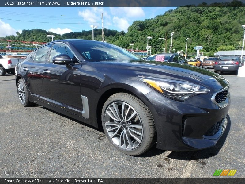 Front 3/4 View of 2019 Stinger Premium AWD
