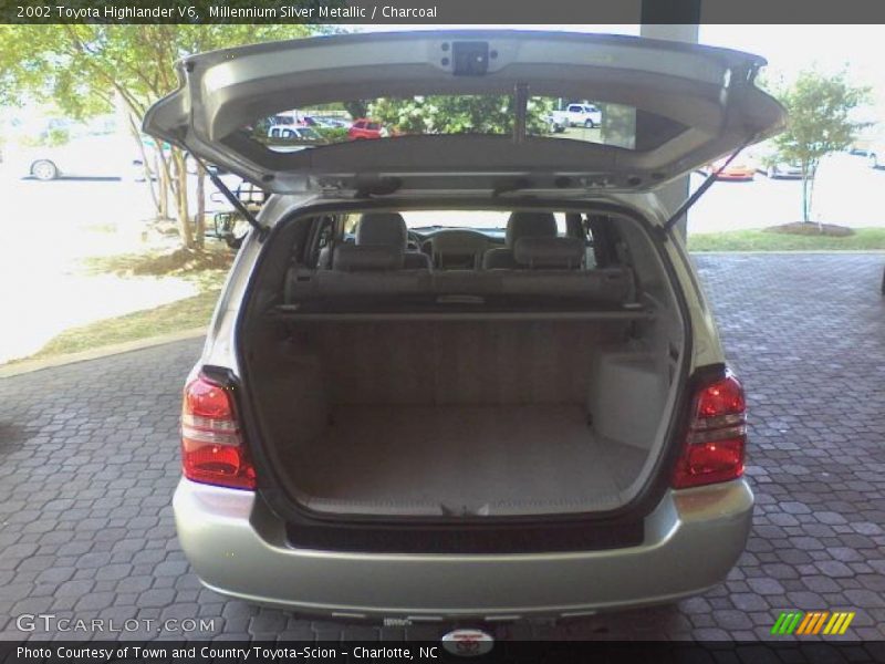Millennium Silver Metallic / Charcoal 2002 Toyota Highlander V6
