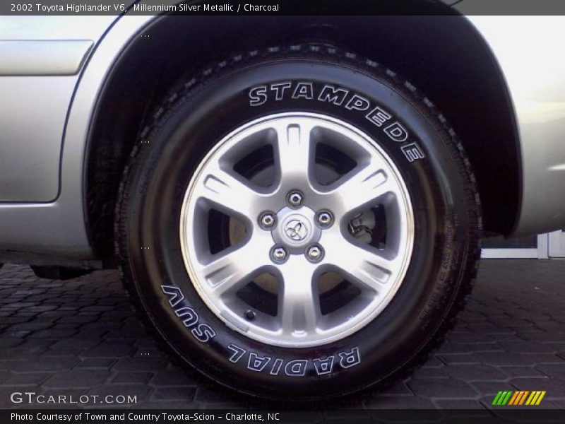 Millennium Silver Metallic / Charcoal 2002 Toyota Highlander V6