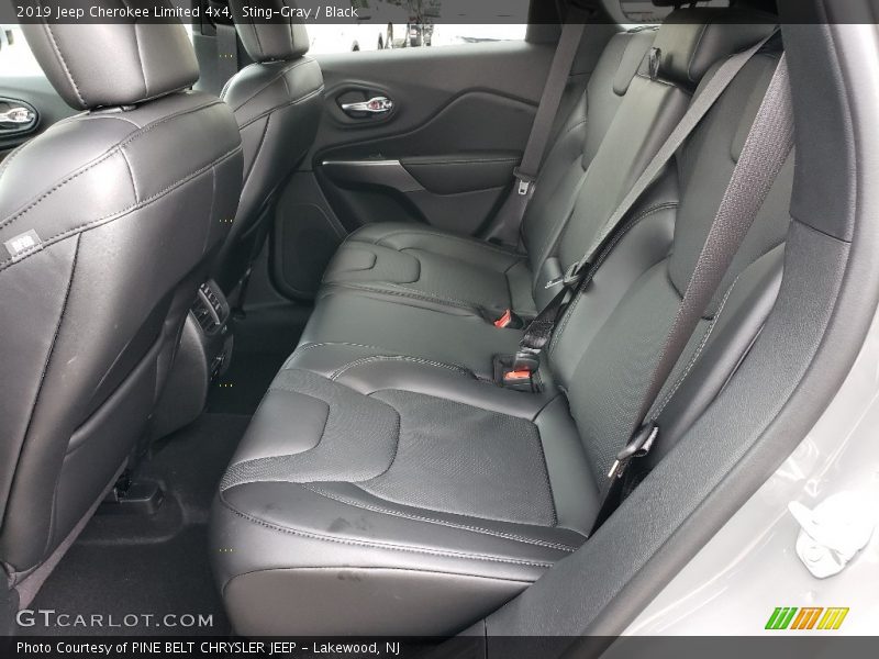 Sting-Gray / Black 2019 Jeep Cherokee Limited 4x4