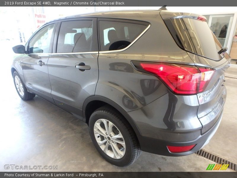 Magnetic / Chromite Gray/Charcoal Black 2019 Ford Escape SE 4WD