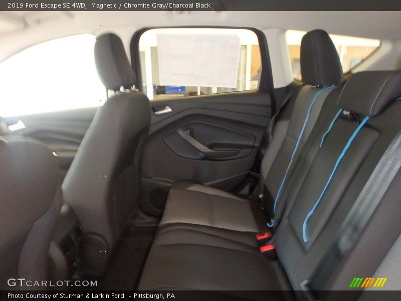 Magnetic / Chromite Gray/Charcoal Black 2019 Ford Escape SE 4WD
