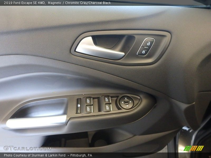 Magnetic / Chromite Gray/Charcoal Black 2019 Ford Escape SE 4WD