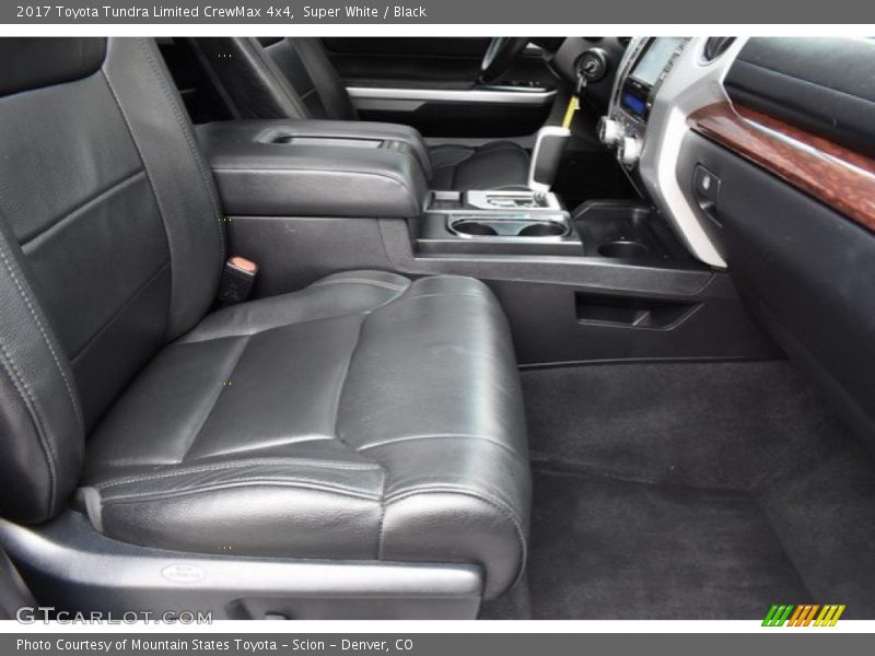 Super White / Black 2017 Toyota Tundra Limited CrewMax 4x4