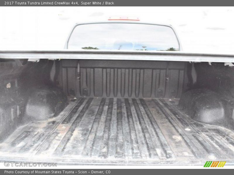 Super White / Black 2017 Toyota Tundra Limited CrewMax 4x4