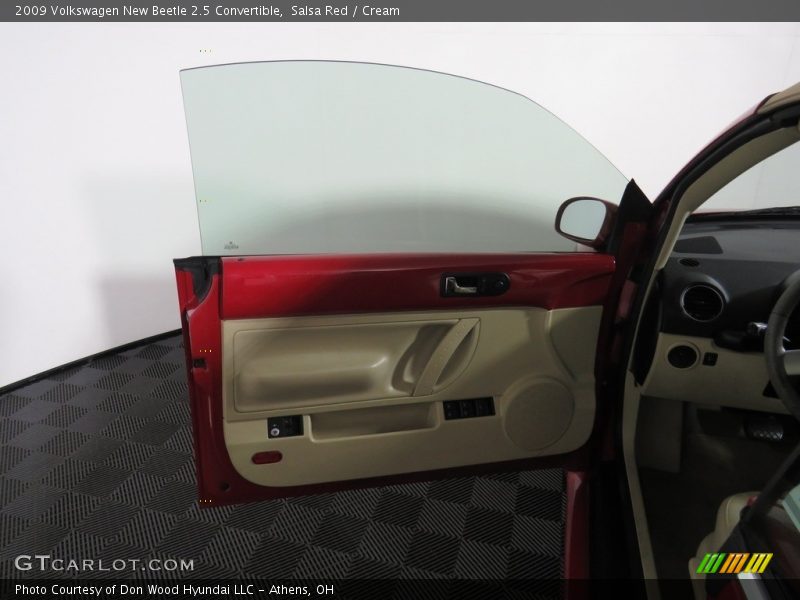 Salsa Red / Cream 2009 Volkswagen New Beetle 2.5 Convertible