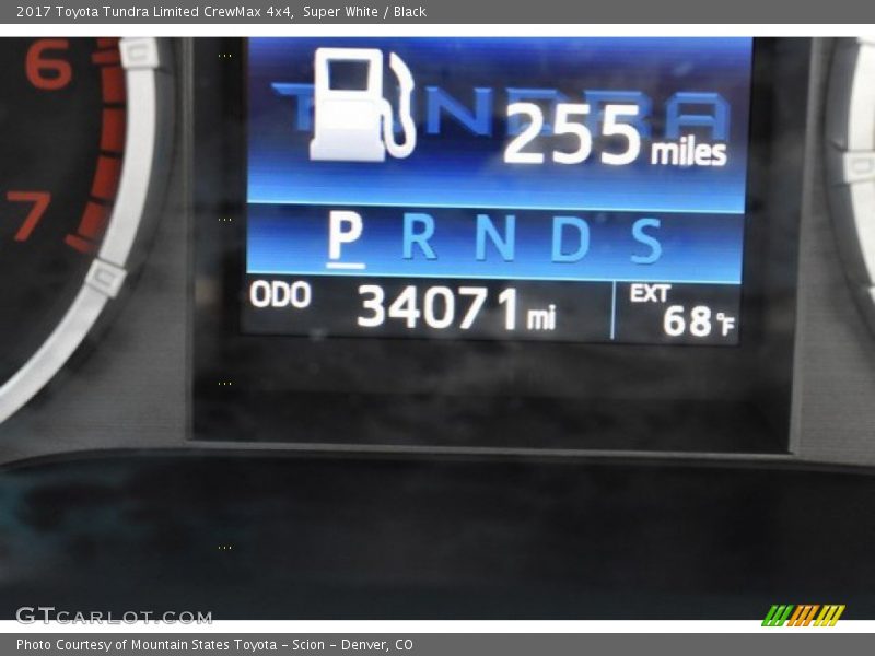 Super White / Black 2017 Toyota Tundra Limited CrewMax 4x4
