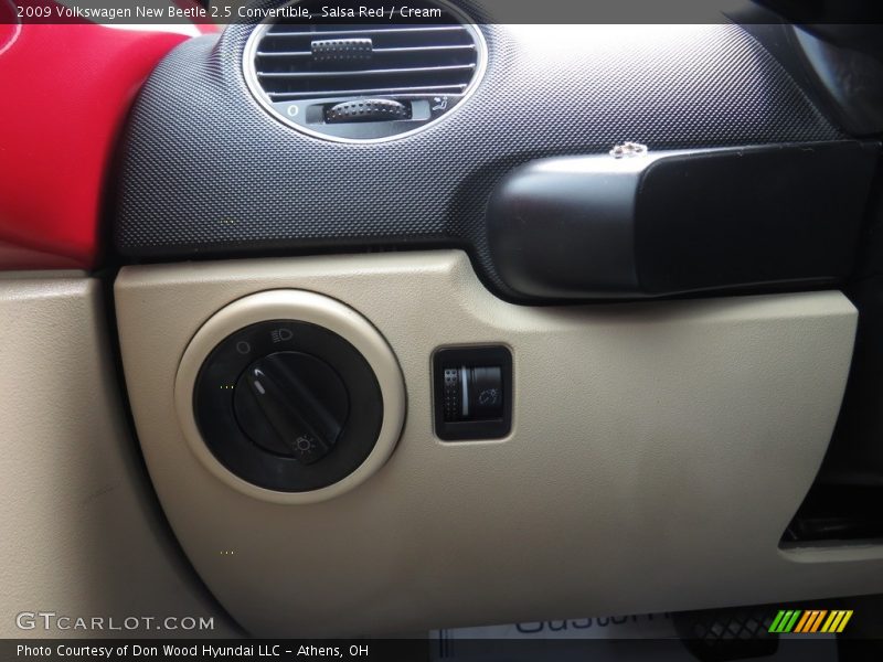 Salsa Red / Cream 2009 Volkswagen New Beetle 2.5 Convertible