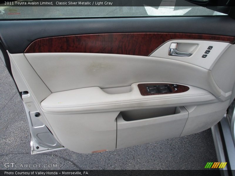 Classic Silver Metallic / Light Gray 2011 Toyota Avalon Limited