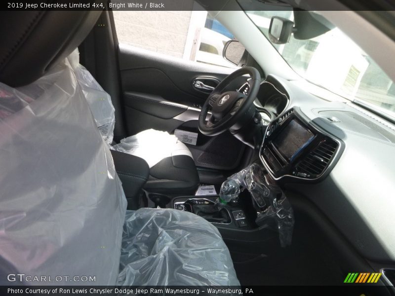 Bright White / Black 2019 Jeep Cherokee Limited 4x4