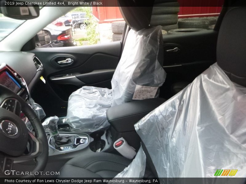 Bright White / Black 2019 Jeep Cherokee Limited 4x4