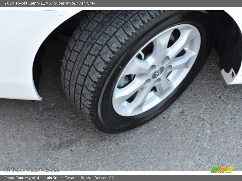 Super White / Ash Gray 2010 Toyota Camry LE V6