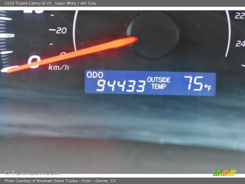 Super White / Ash Gray 2010 Toyota Camry LE V6