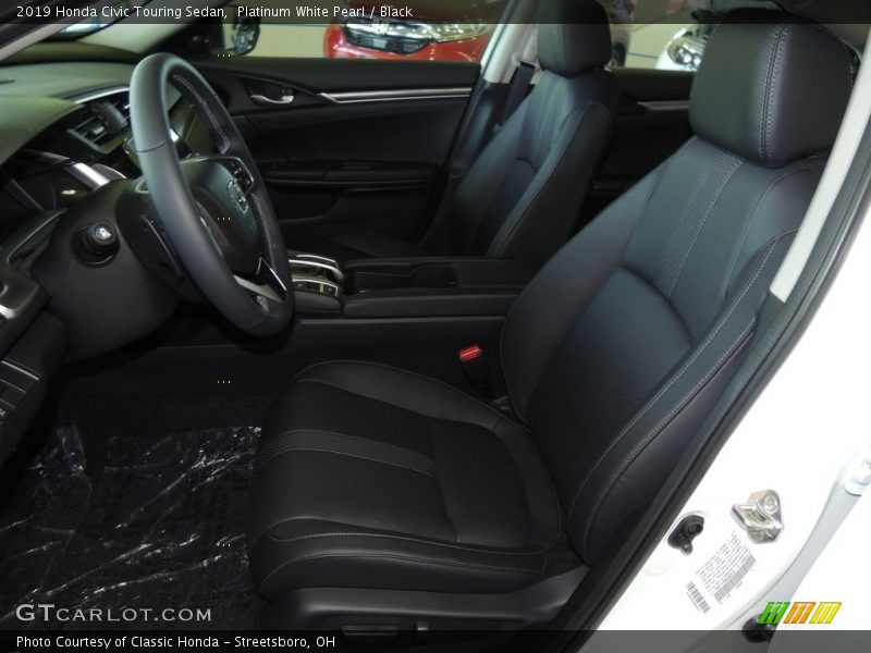 Platinum White Pearl / Black 2019 Honda Civic Touring Sedan