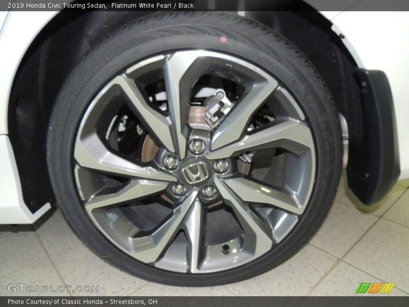 Platinum White Pearl / Black 2019 Honda Civic Touring Sedan