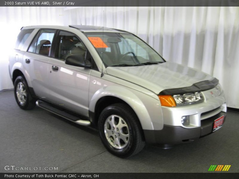 Silver / Gray 2003 Saturn VUE V6 AWD