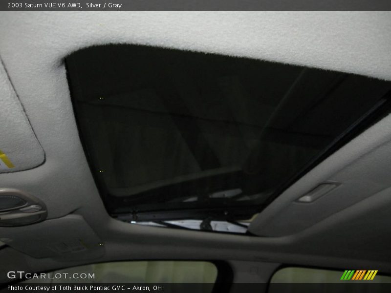 Silver / Gray 2003 Saturn VUE V6 AWD