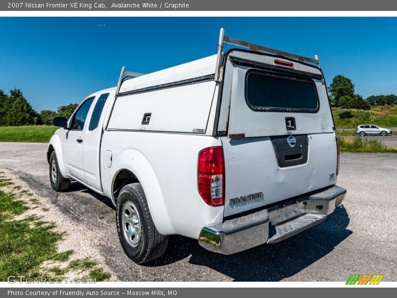 Avalanche White / Graphite 2007 Nissan Frontier XE King Cab