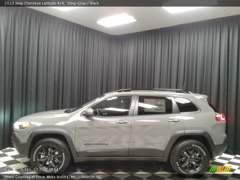 Sting-Gray / Black 2019 Jeep Cherokee Latitude 4x4