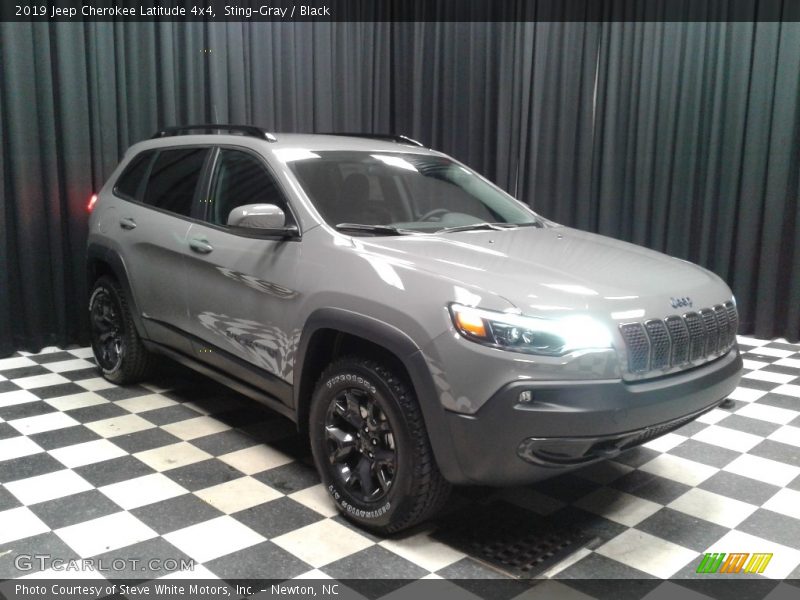 Sting-Gray / Black 2019 Jeep Cherokee Latitude 4x4
