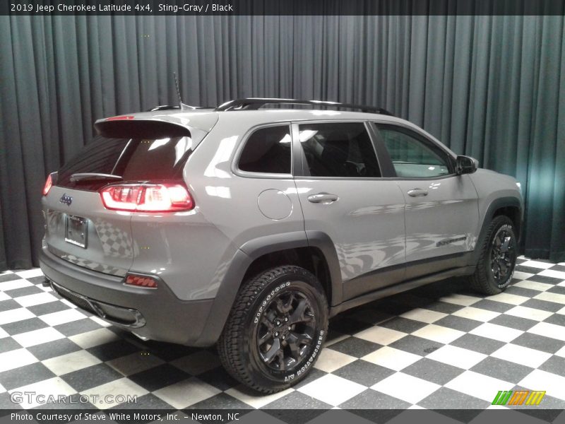 Sting-Gray / Black 2019 Jeep Cherokee Latitude 4x4