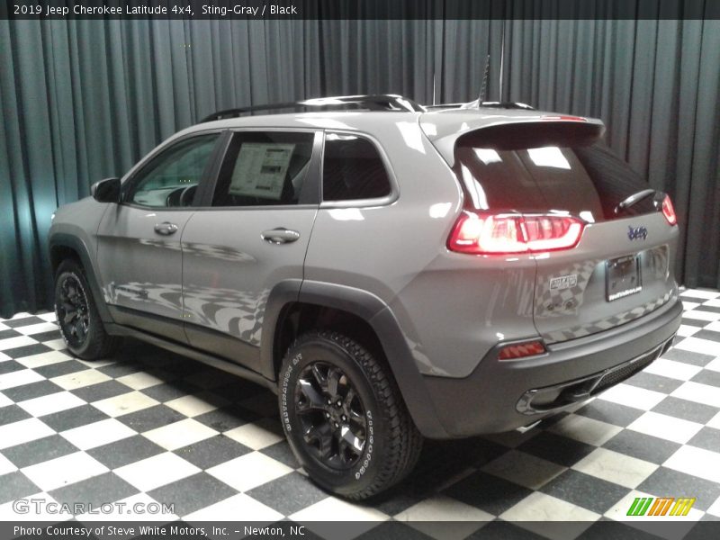 Sting-Gray / Black 2019 Jeep Cherokee Latitude 4x4