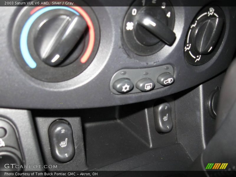 Silver / Gray 2003 Saturn VUE V6 AWD