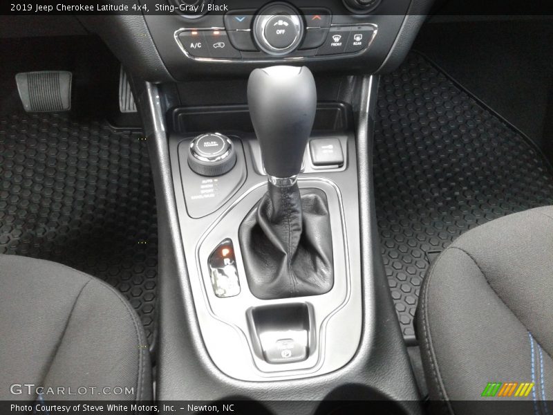 Sting-Gray / Black 2019 Jeep Cherokee Latitude 4x4