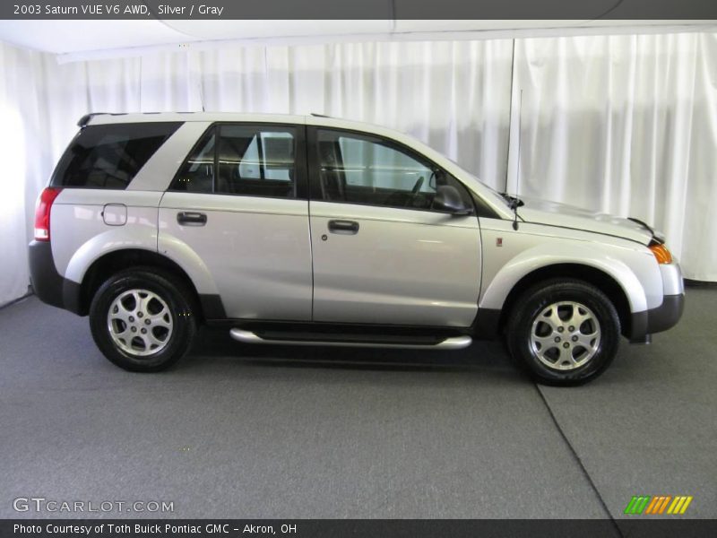 Silver / Gray 2003 Saturn VUE V6 AWD